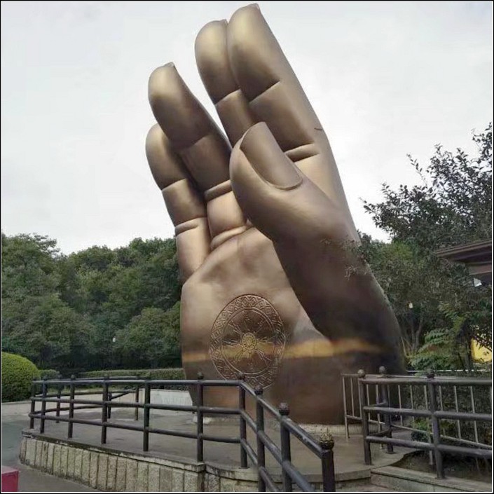 不锈钢雕塑主支架的设计安装
